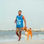 Los beneficios de las caminatas diarias para perros y dueños.